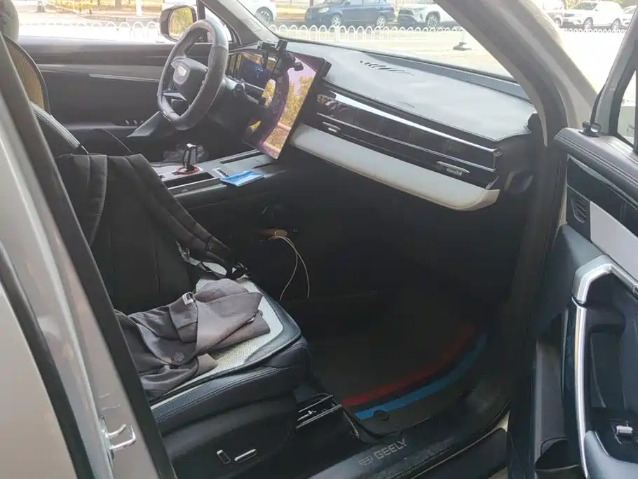 Geely Boyue L — миниатюра 8