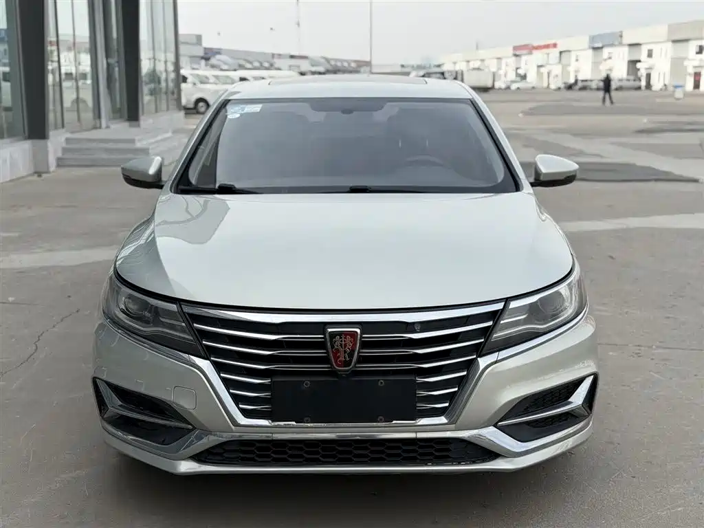 ROEWE I6 NEW ENERGY