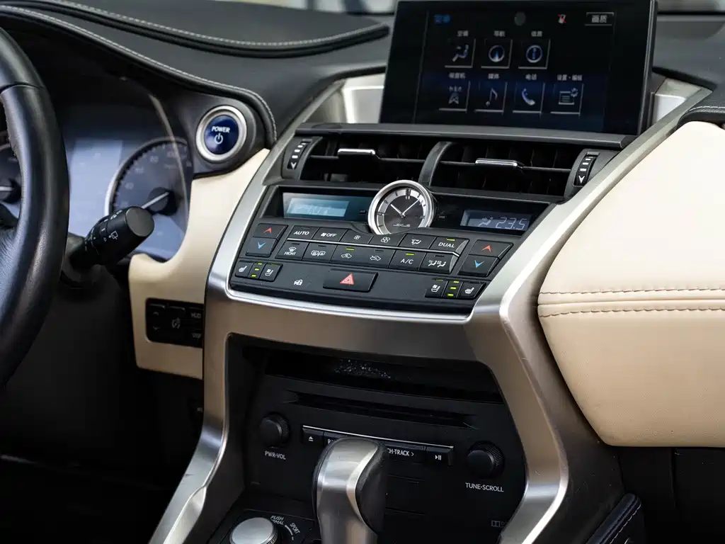 Lexus NX — миниатюра 17
