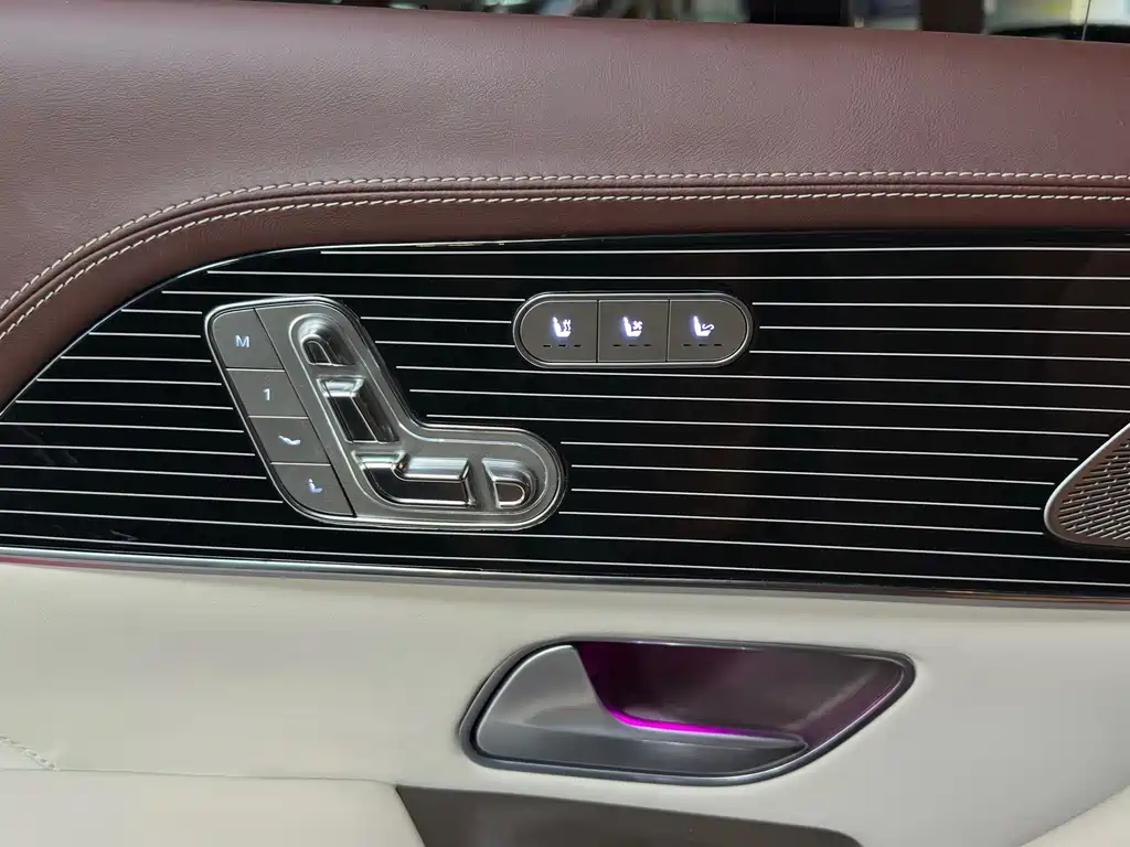 Mercedes-Benz GLS — миниатюра 18