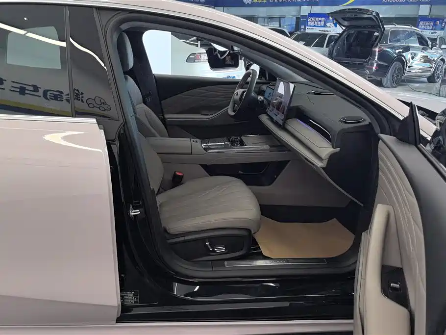 GEELY GALAXY GALAXY SPARKLE 8