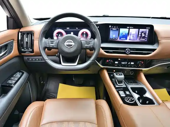 NISSAN EXPLORING THE LAND