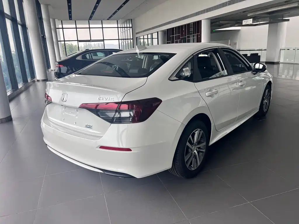 Honda Civic 2025 240TURBO CVT Plus