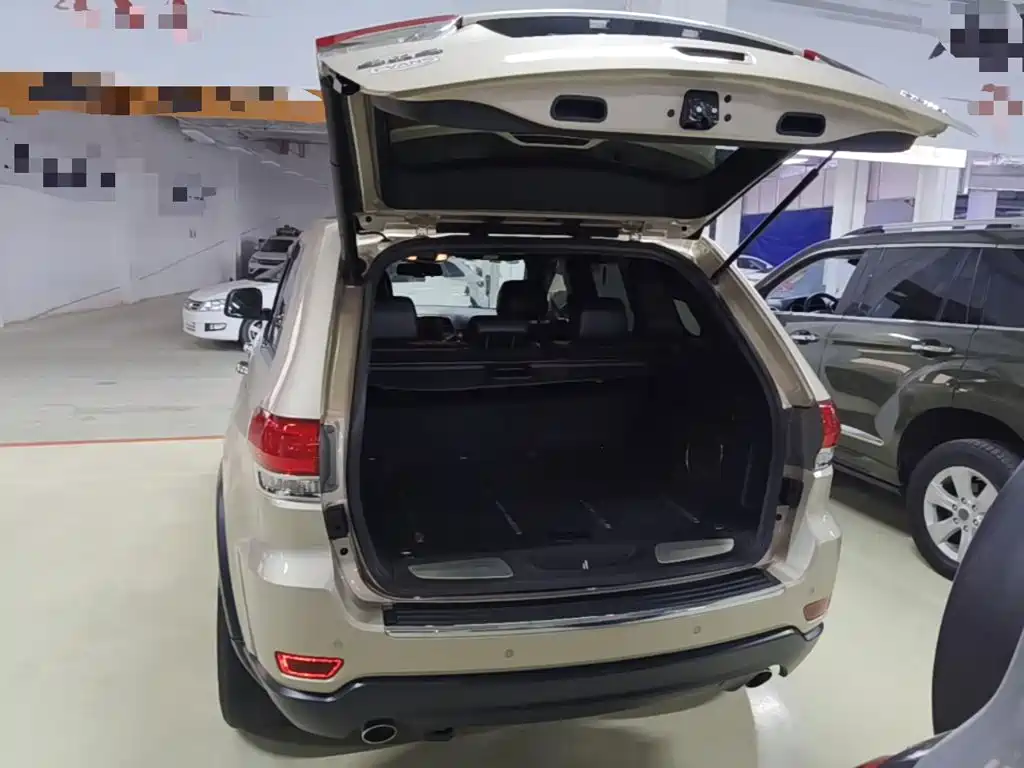 Jeep Grand Cherokee (Import) — миниатюра 19