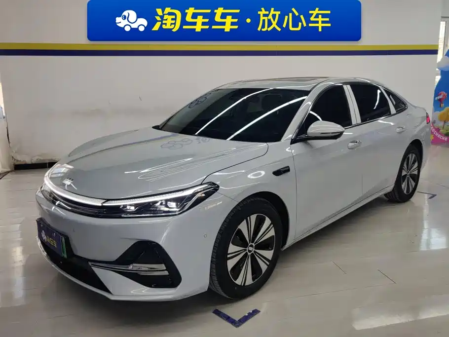 Geely Galaxy Galaxy A7 EM