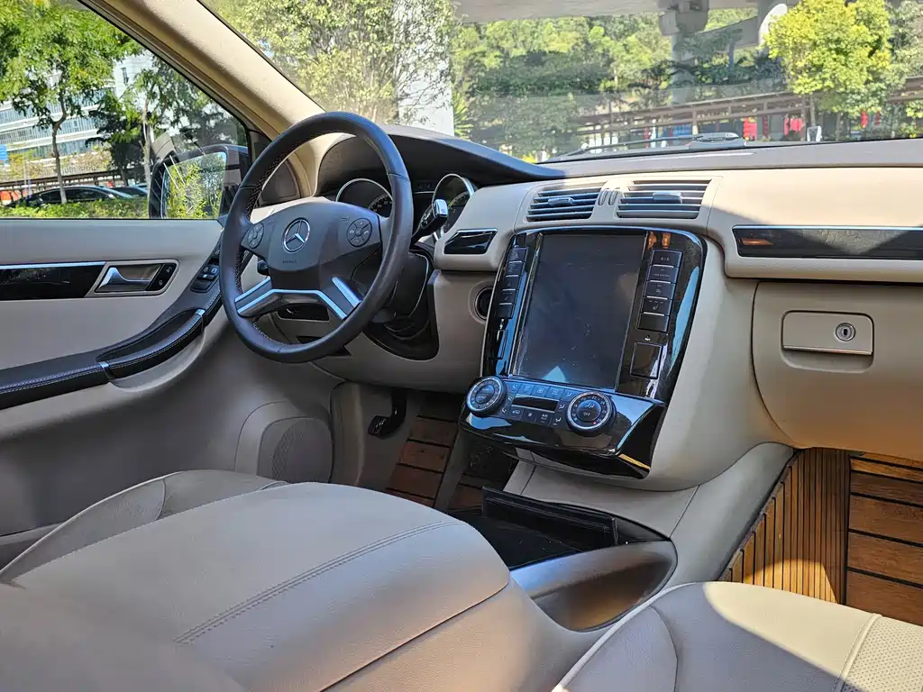 Mercedes-Benz R 2015 R 320 4MATIC Luxury