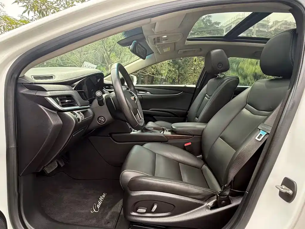 Cadillac XTS 2018 28T