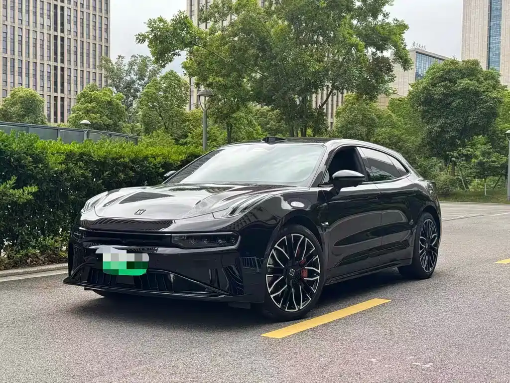 Zeekr 001 2025