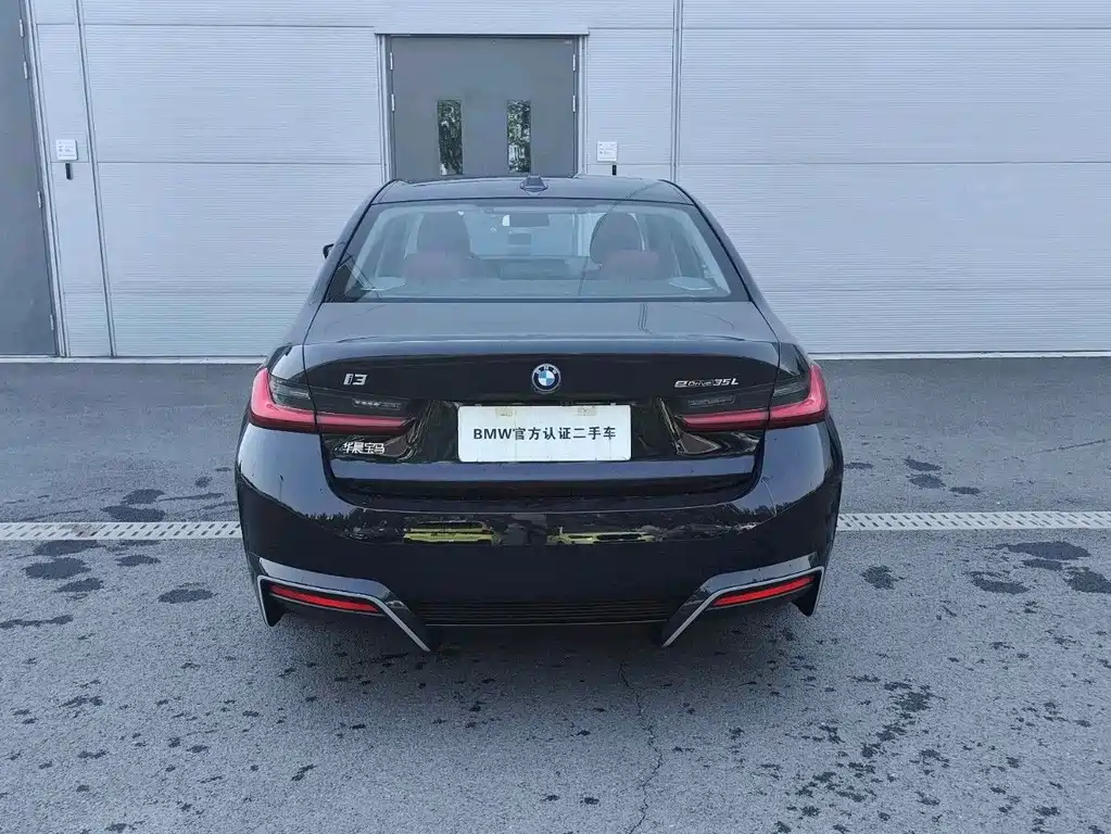 BMW i3 2025 eDrive 35 L