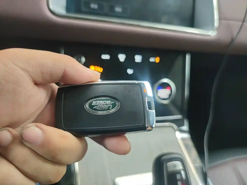 Land Rover Evoque PHEV — миниатюра 9
