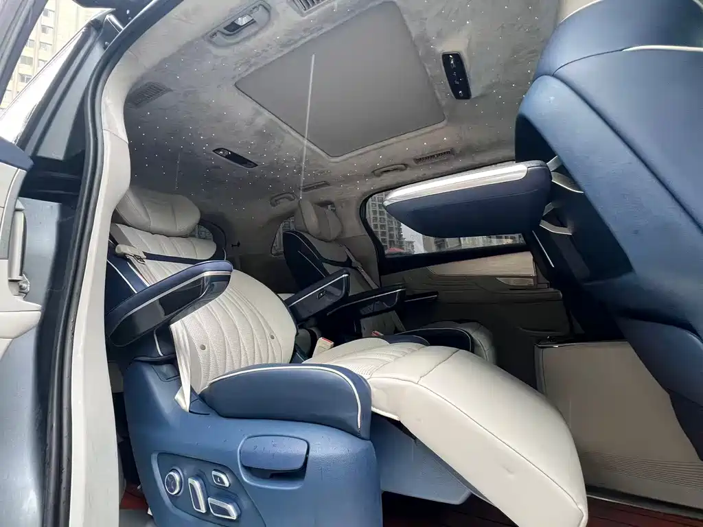 Roewe iMAX8 — миниатюра 5