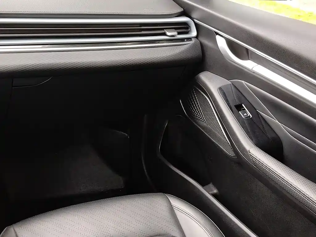 Geely Emgrand — миниатюра 13