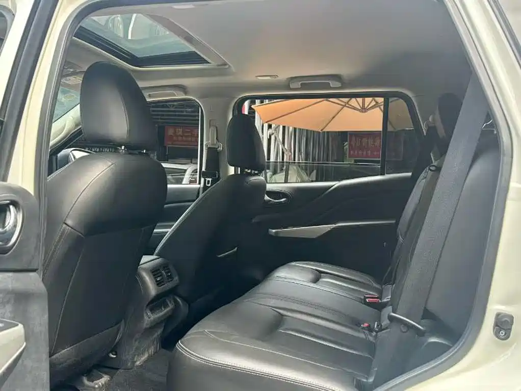 Nissan Terra — миниатюра 6