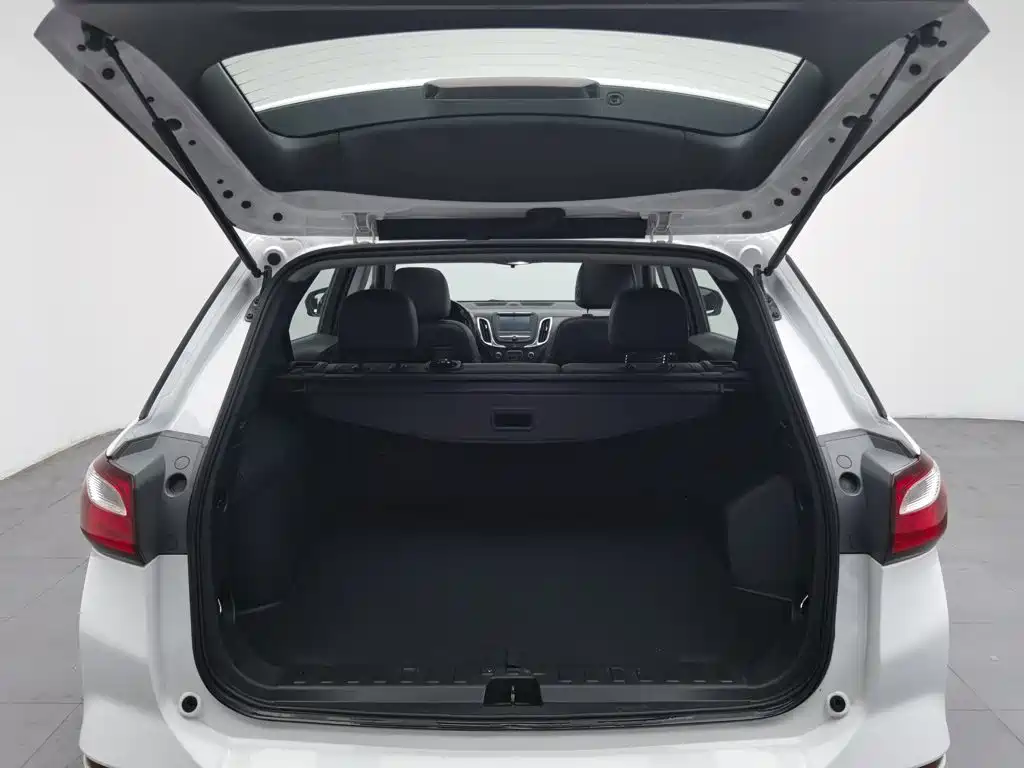Chevrolet Equinox — миниатюра 16