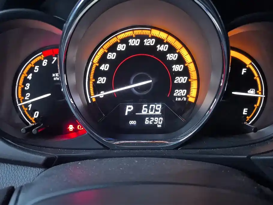 TOYOTA YARIS L ZHIXUAN