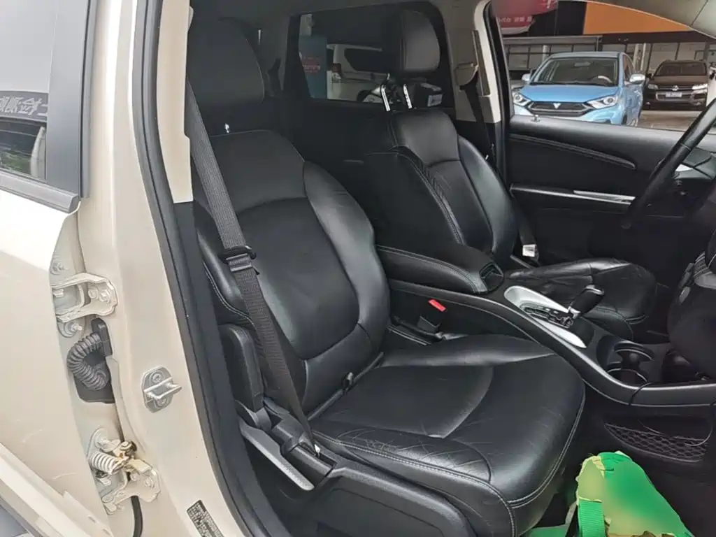 Dodge Journey — миниатюра 25
