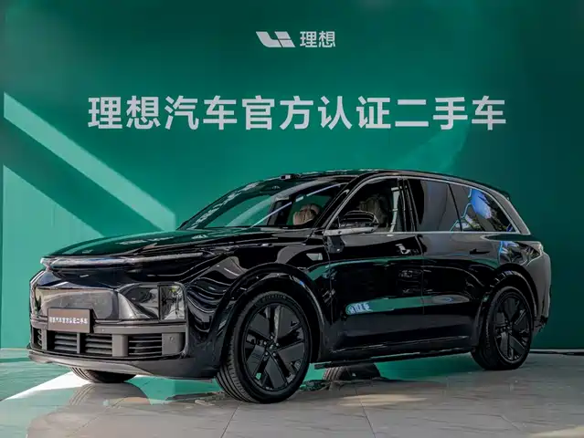 2025 Li Xiang L8