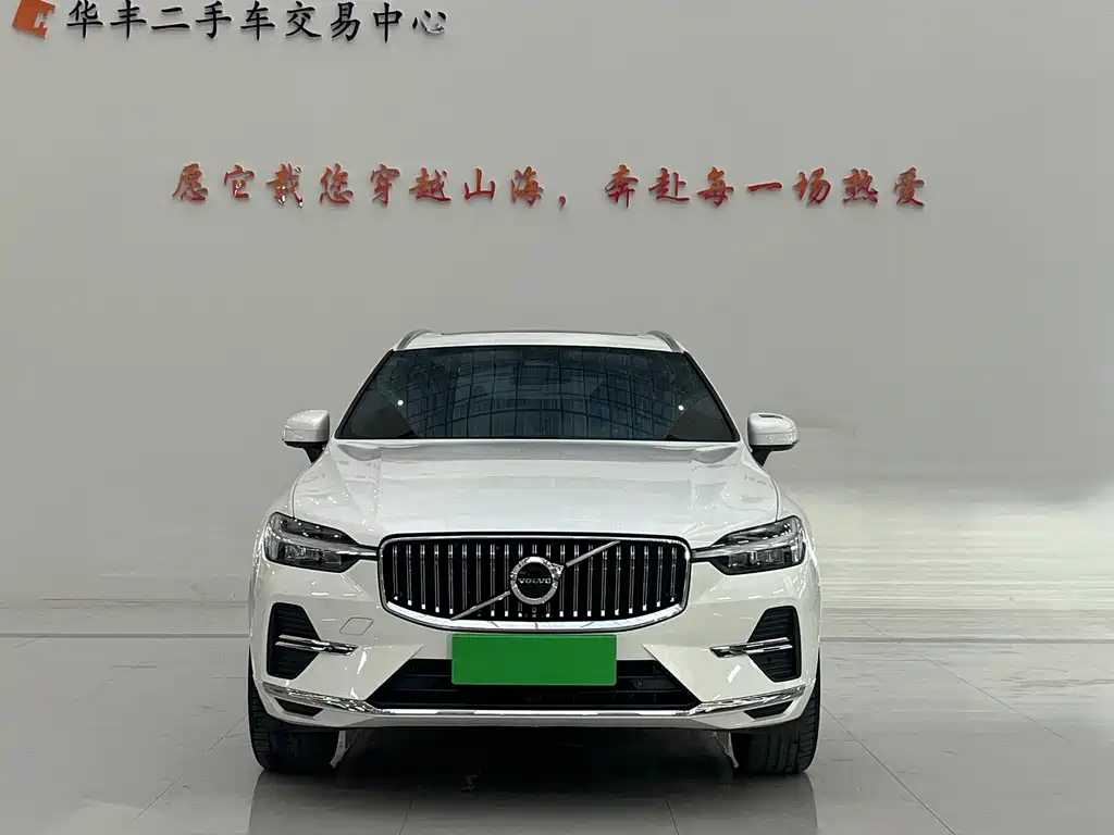 Volvo XC60 2023 B5 Luxury