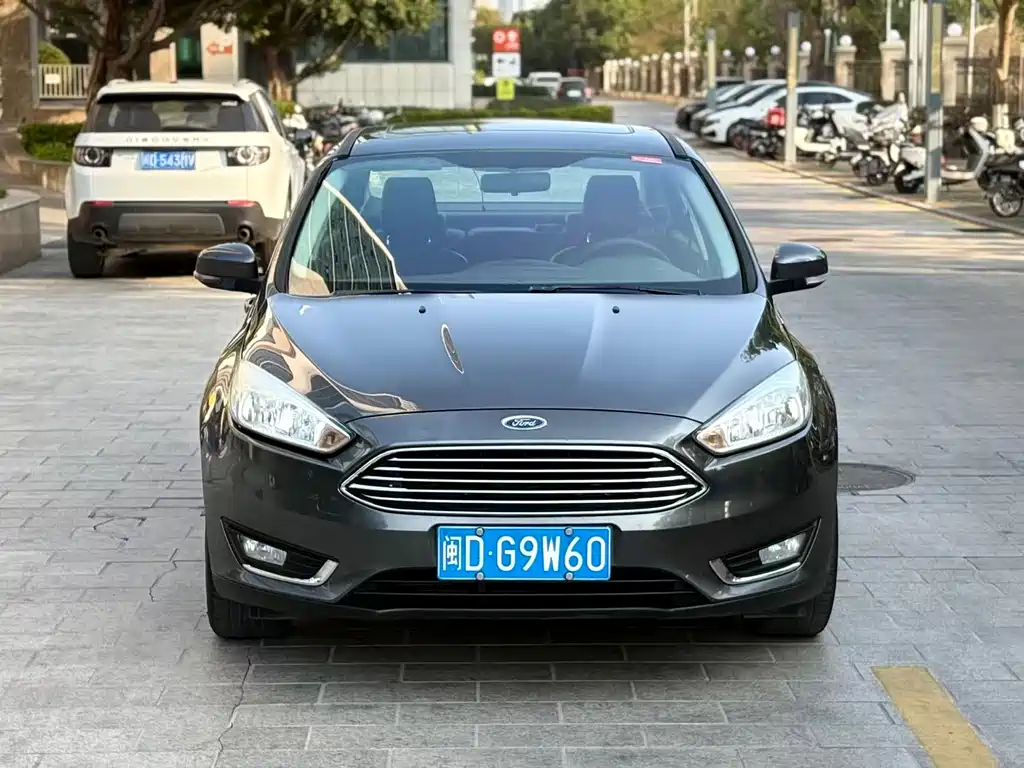 FORD FOX