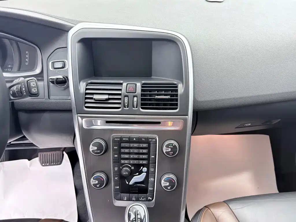 Volvo XC60 (Import) — миниатюра 16