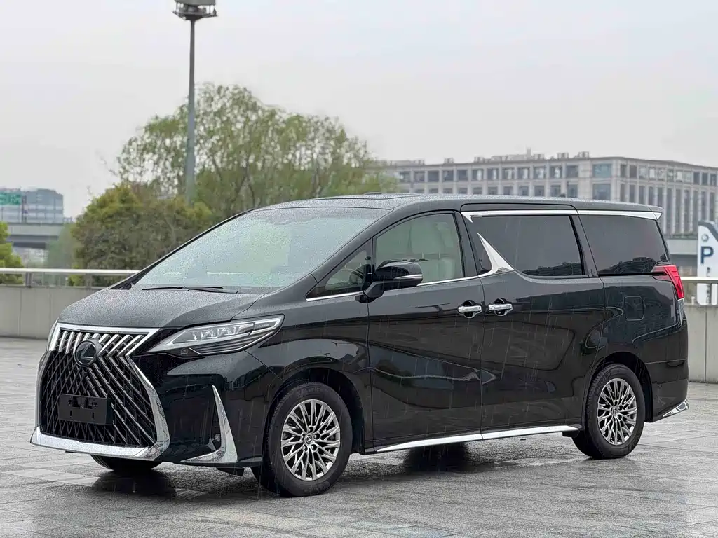 Lexus LM 2022