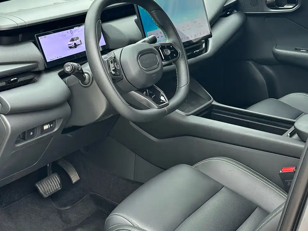 Lynk & Co 06 EM-P 2023 EM-P 126 Halo