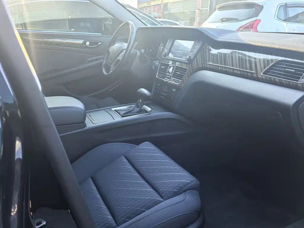 Hongqi Hongqi H7 — миниатюра 5