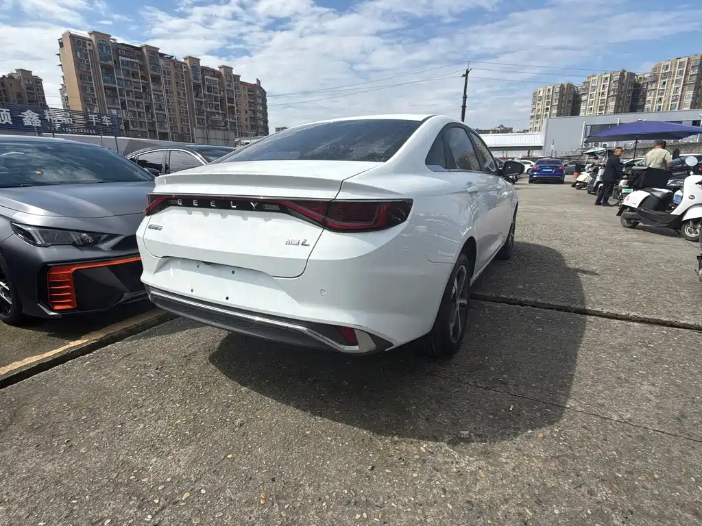 Geely Emgrand L — миниатюра 15