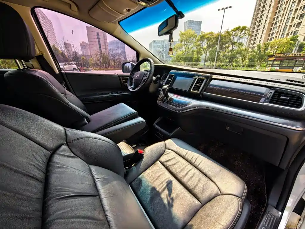 Honda Elysion 2016 2.4L Luxury
