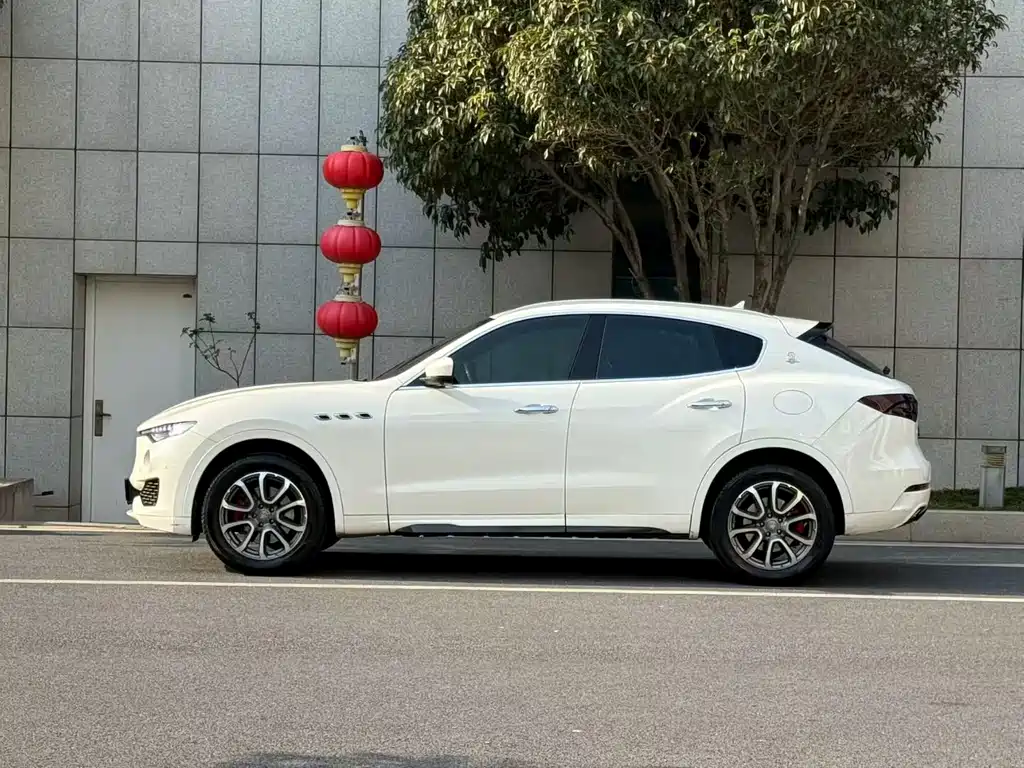 MASERATI LEVANTE