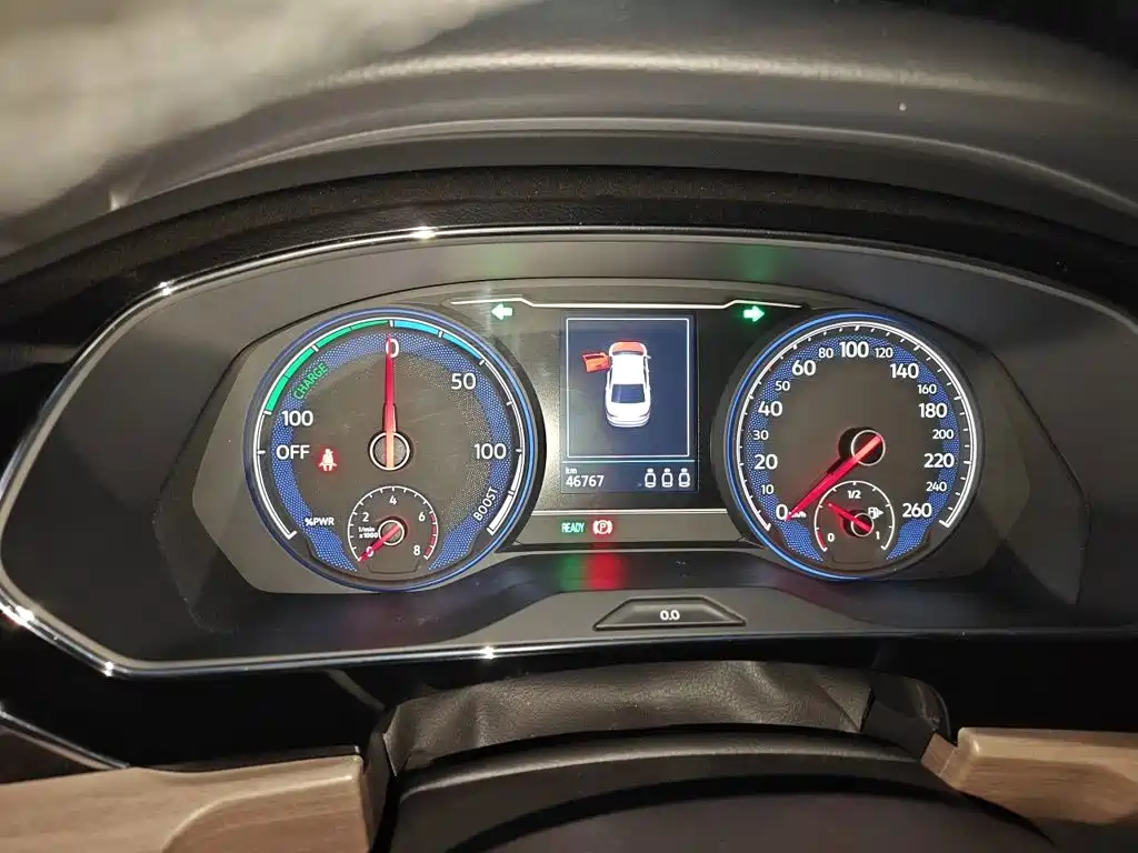 Volkswagen Passat PHEV — миниатюра 7