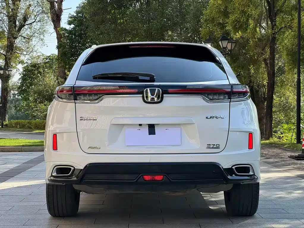 HONDA UR V