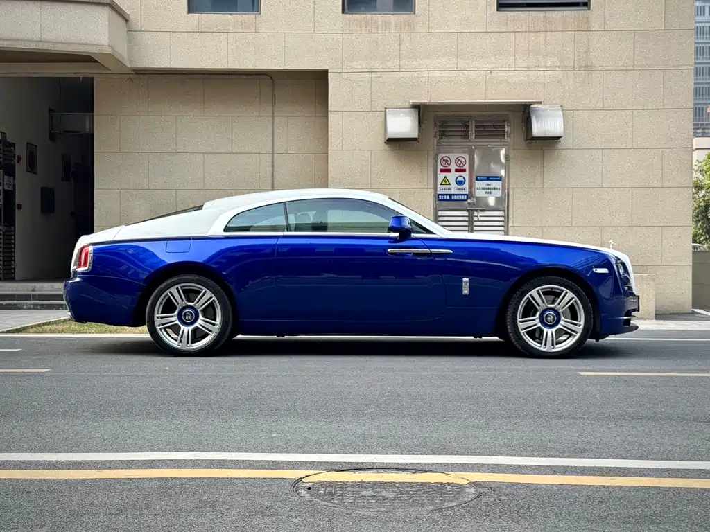 ROLLS-ROYCE PHANTOM