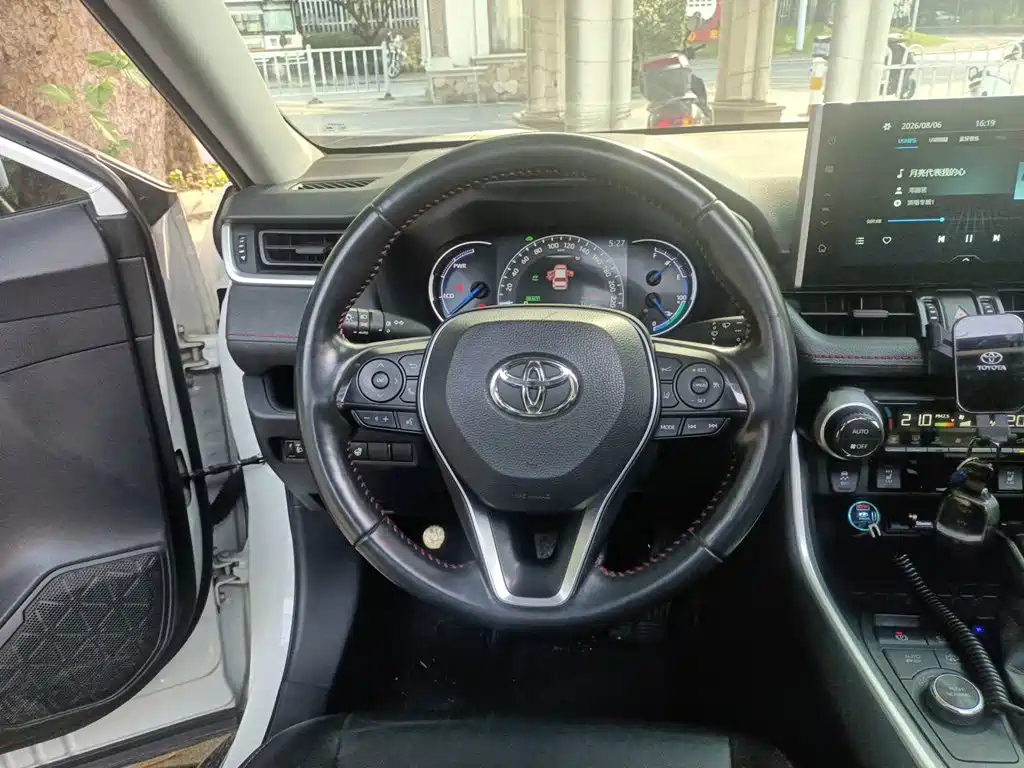 Toyota Wildlander New Energy — миниатюра 6