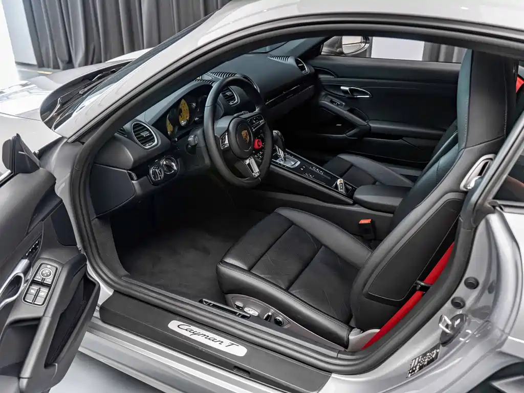 Porsche Cayman 2021 2.0L AT