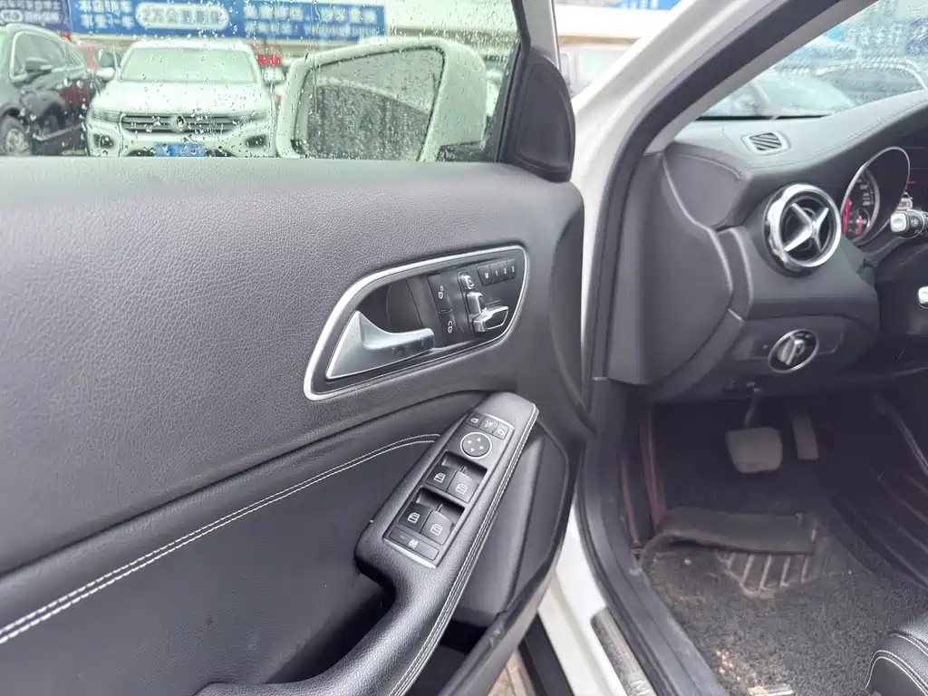 Mercedes-Benz GLA 2018 GLA 200 Fashion