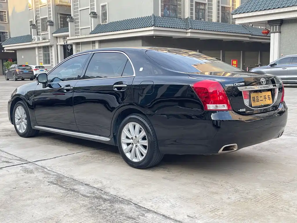Toyota Crown 2010 2.5L Royal