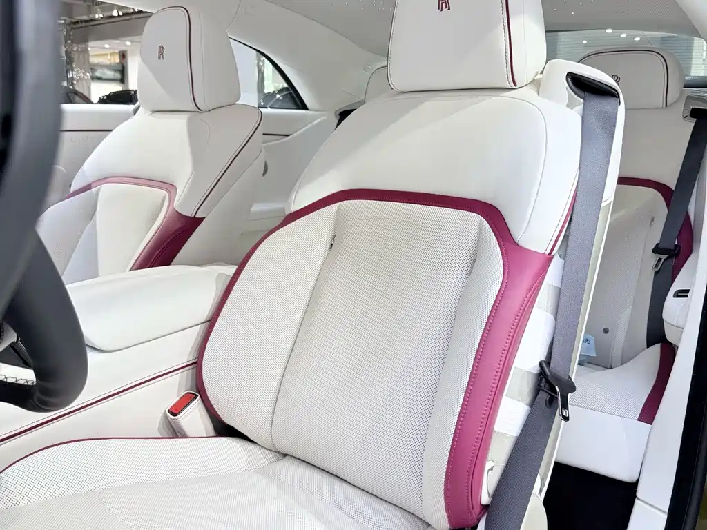 Rolls-Royce Phantom — миниатюра 8