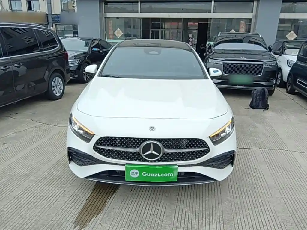 Mercedes-Benz A-Class A 2024 A 200 L Fashion