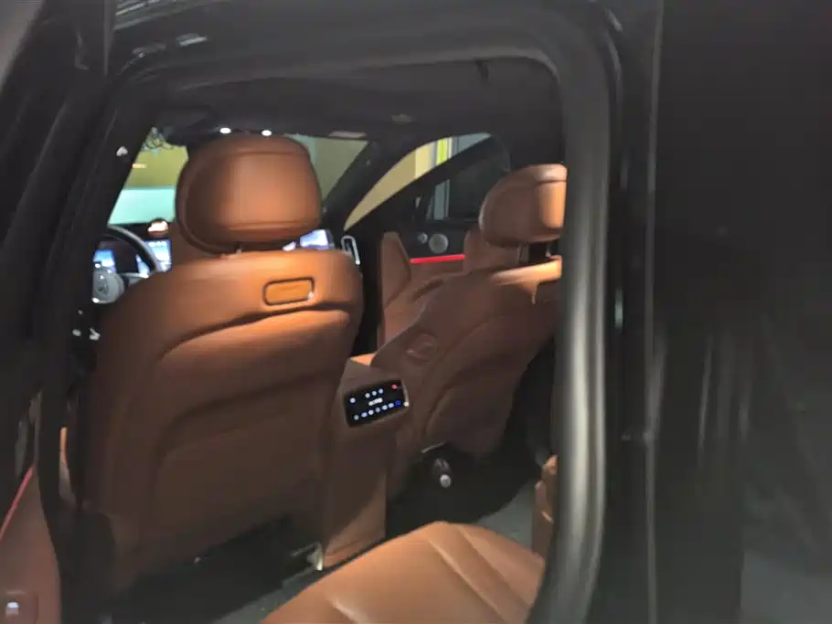 AITO ASK THE WORLD M9