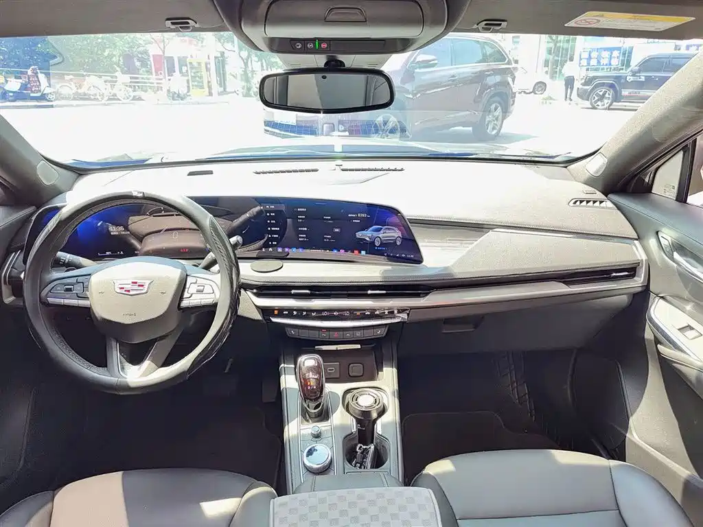 Cadillac XT4 2024 28T Luxury