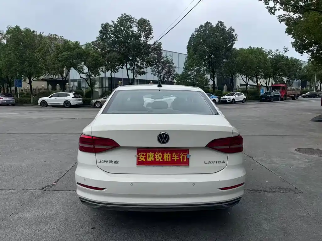 Volkswagen Lavida — миниатюра 8