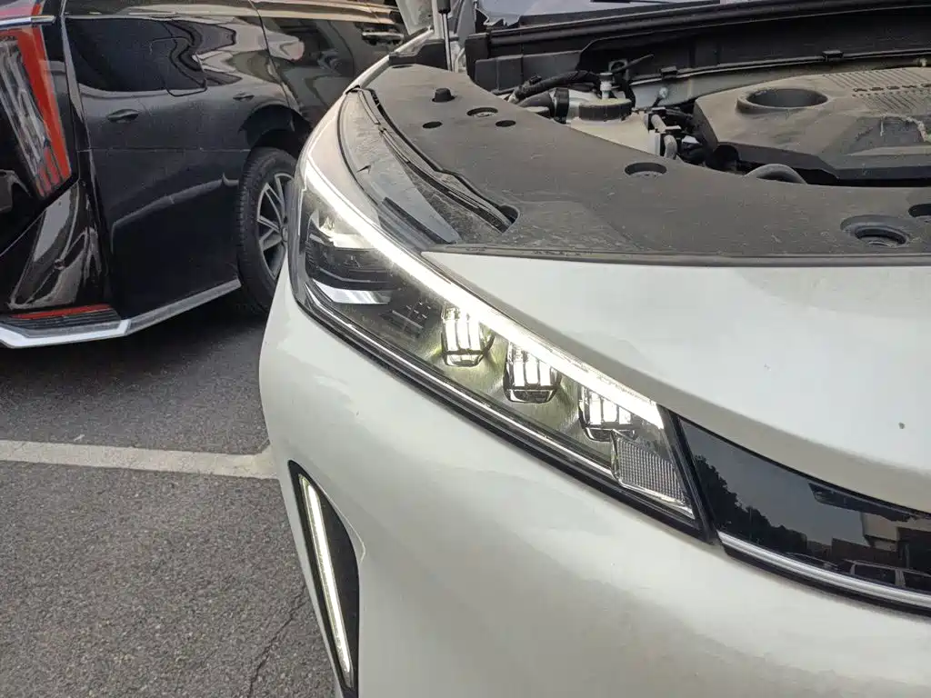 Roewe D5X DMH — миниатюра 7
