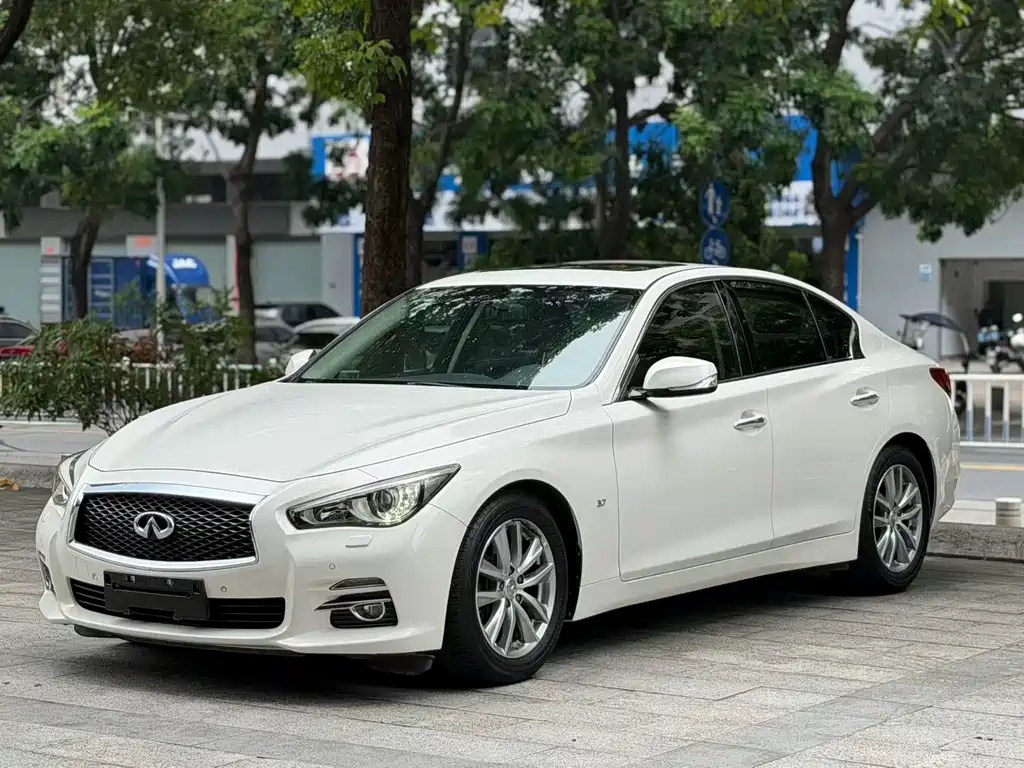 Infiniti Q50