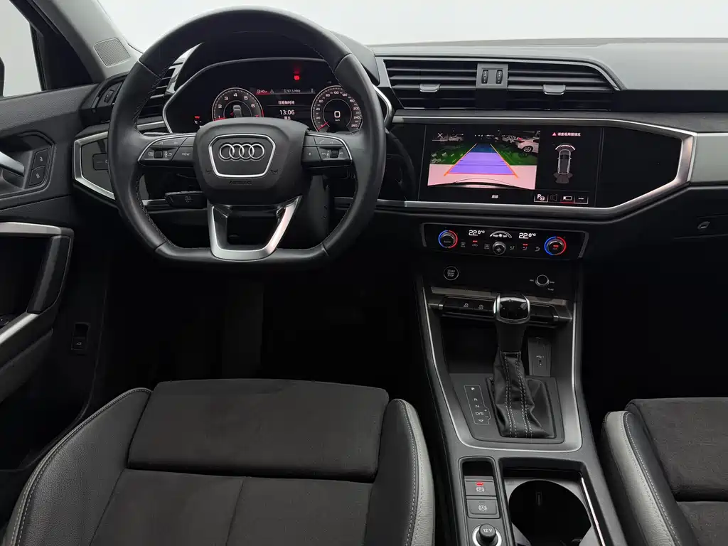 Audi Q3 2023 35 TFSI Fashion (1.4T)