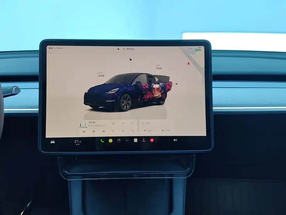 Tesla Model Y — миниатюра 13