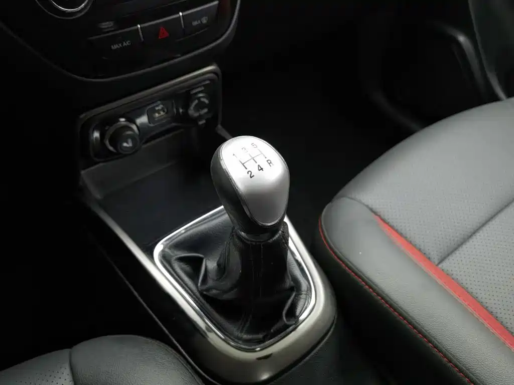 Changan CS15 — миниатюра 13