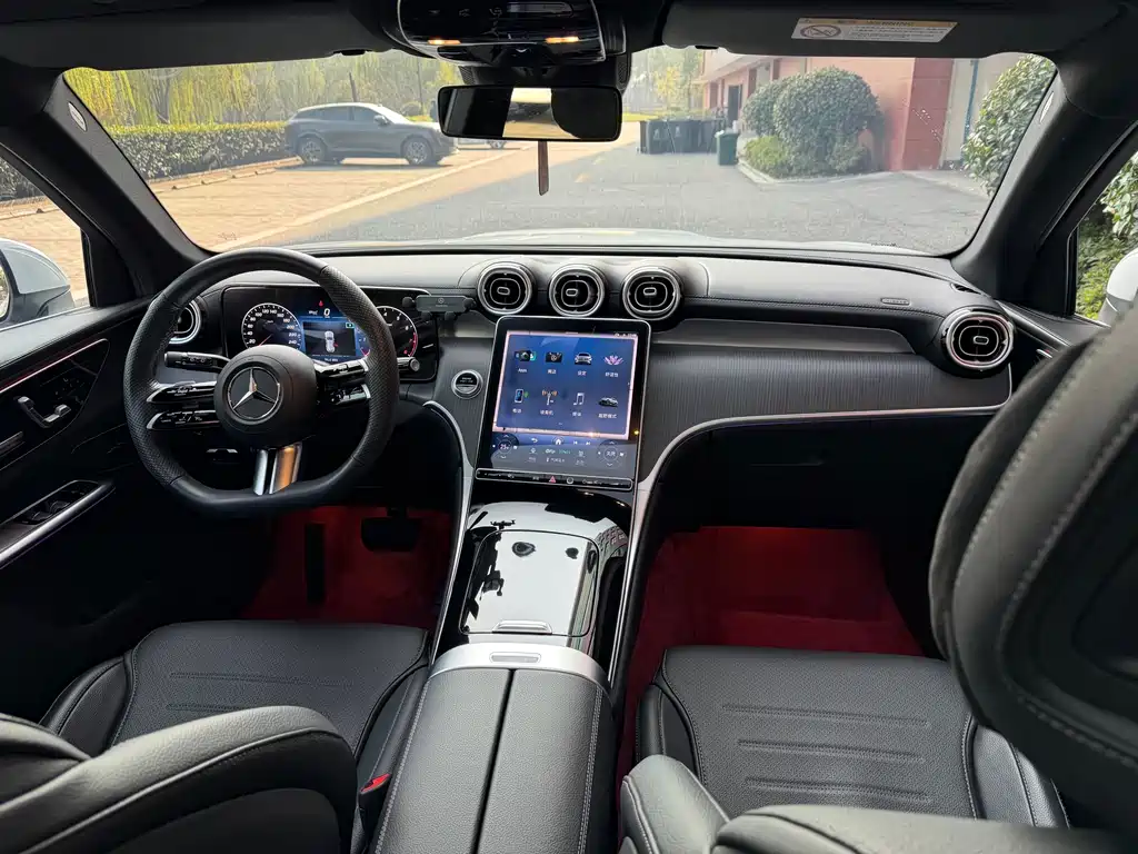 Mercedes-Benz GLC 2024 GLC 260 L 4MATIC 5 мест