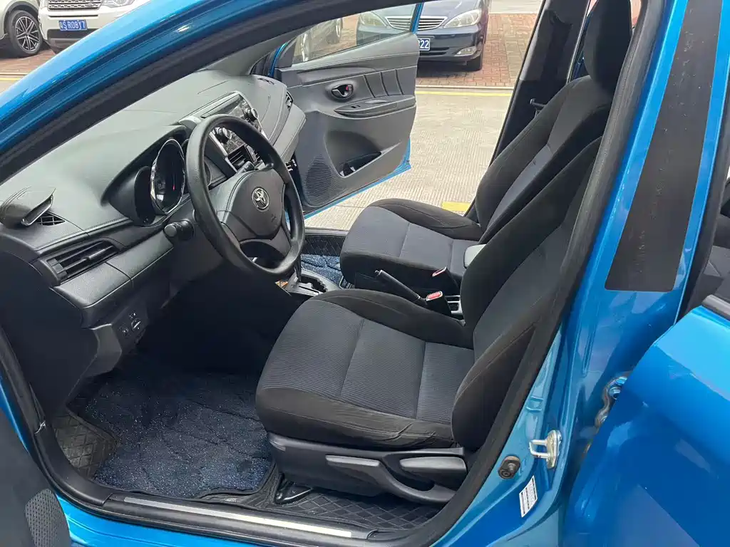 TOYOTA YARIS L ZHIXUAN