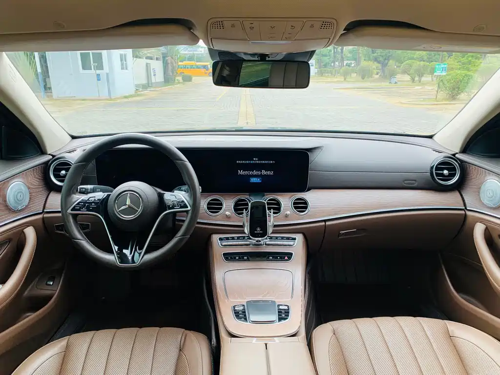 MERCEDES-BENZ E CLASS